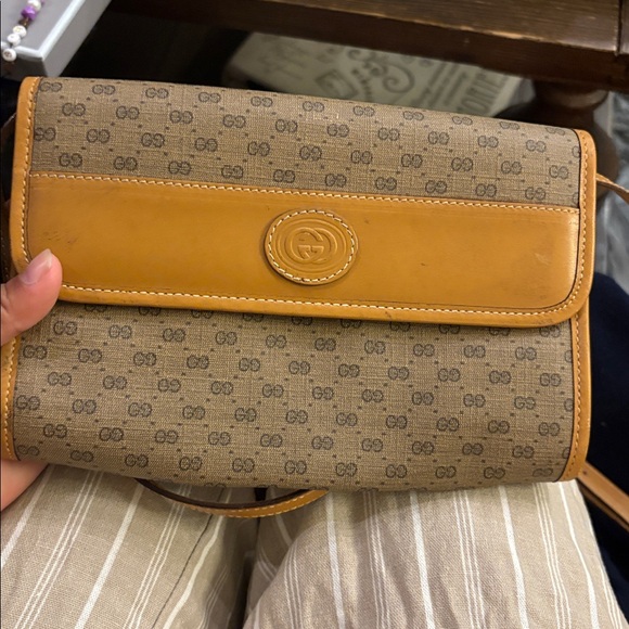 Gucci - Picture 1 of 3